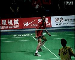 羽毛球后退步伐李宗伟,李宗伟后退步伐教学