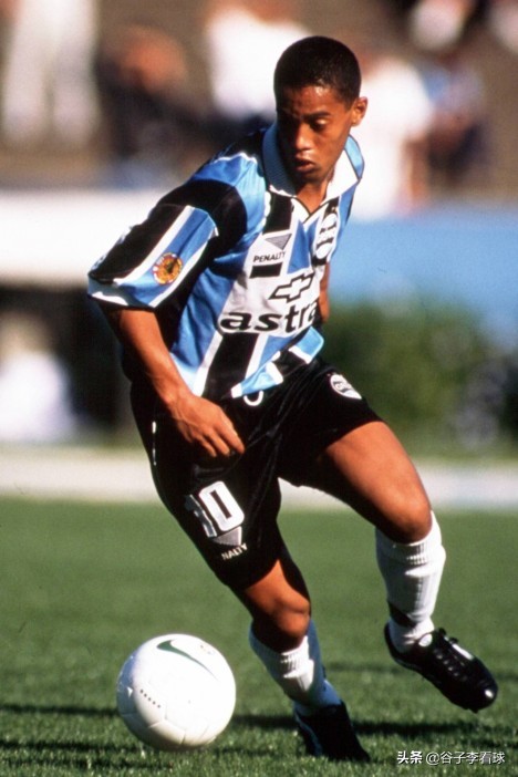 球王小罗为什么入狱,小罗搞笑用假护照进入巴拉圭