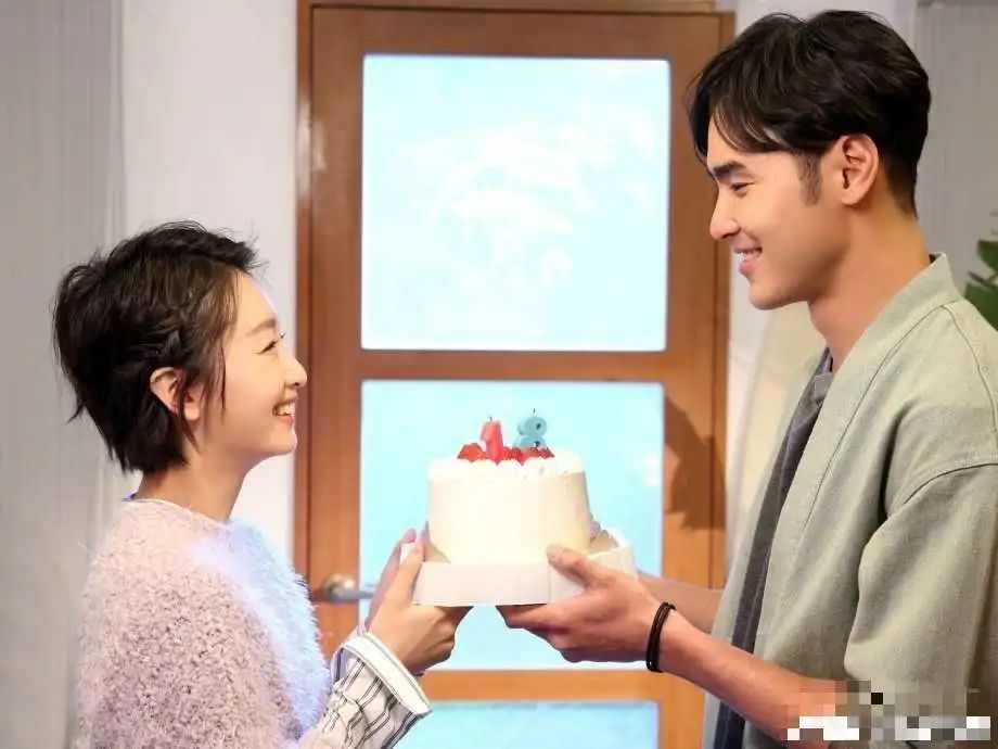 周冬雨娱乐圈营销,周冬雨在娱乐圈中的地位如何