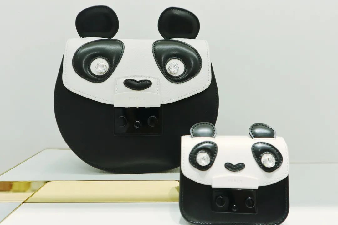 买护肤品送口红,买护肤品送化妆品