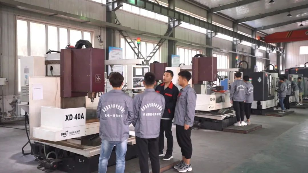 2021阜新高等专科学校中专招生,阜新高等专科学校2004年招生专业