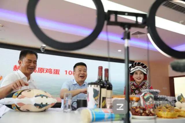 贵州决战脱贫攻坚走进万山,贵州脱贫攻坚视频