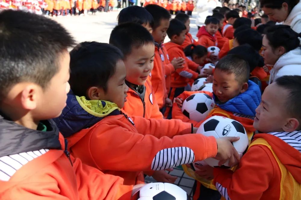 足球嘉年华暨六一活动,幼儿园足球嘉年华开幕