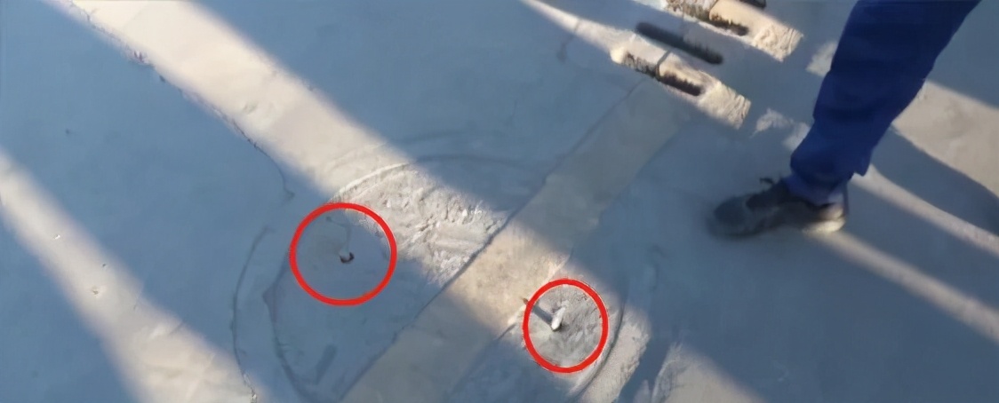 “下水道光身男”后续！被困窨井数日伸手指求救前因后果被警察查清了