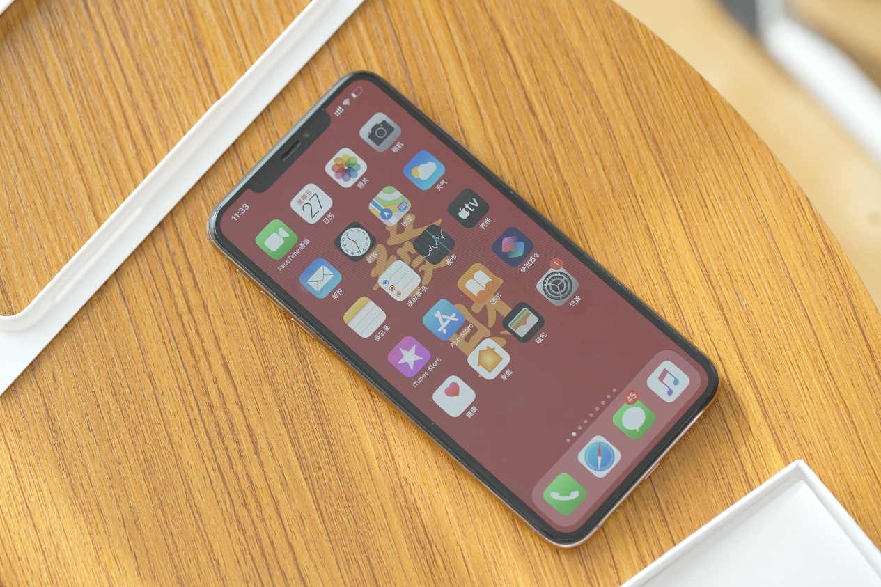 苹果15promax邦克仕康宁钢化膜,iphone15promax邦克仕康宁膜