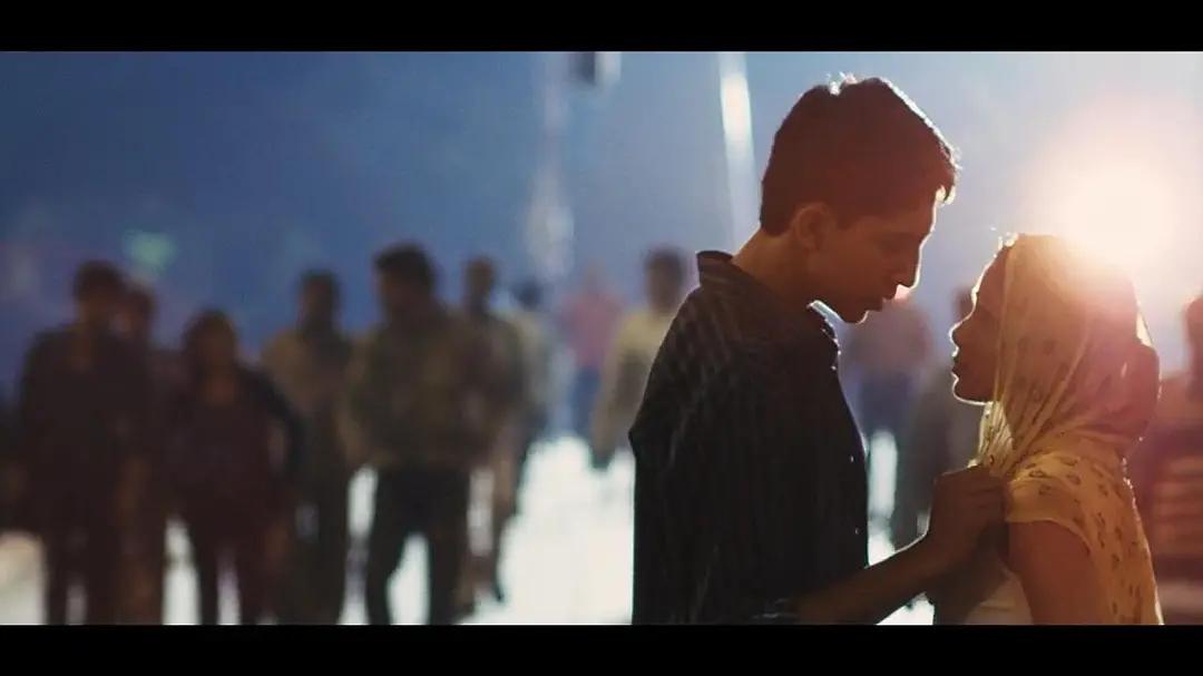 人性之光,苦难与希望并存的平行世界!评《贫民窟的百万富翁》