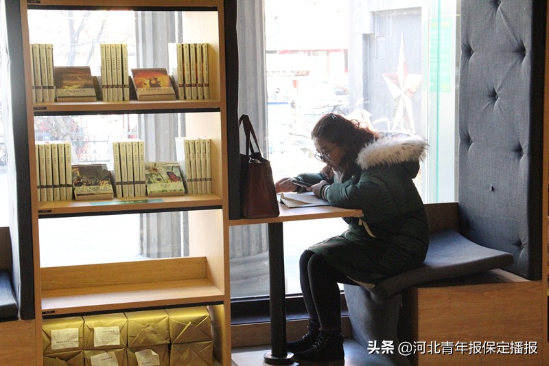 点亮文化夜生活的一盏灯，探秘保定首家24小时公益书店