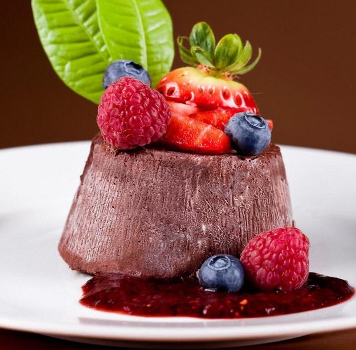 发霉的蛋糕将霉的地方去掉能吃吗,发霉的蛋糕可以做什么