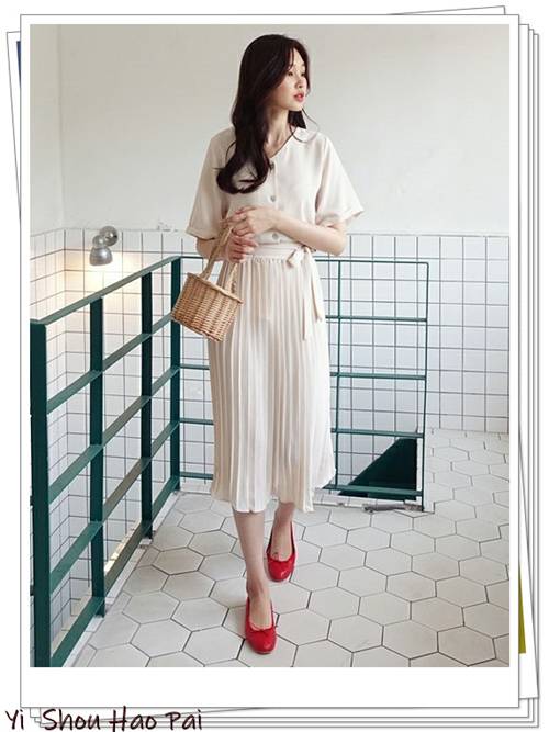 夏天流行的韩系穿搭可甜可撩,适合亚洲人的韩系穿搭