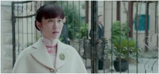 厚刘海和稀刘海哪个好看,厚刘海和八字刘海