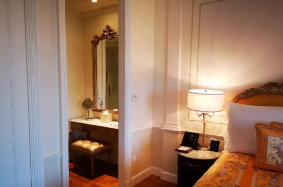 迪拜范思哲酒店帝国套房,迪拜范思哲宫殿酒店图片