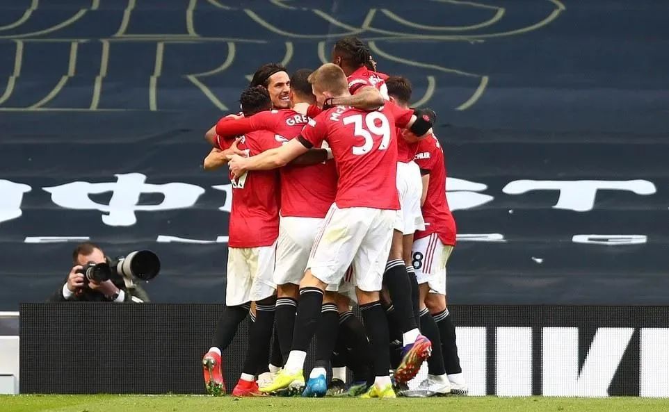 卡瓦尼曼联首秀,卡瓦尼打进曼联最后一场