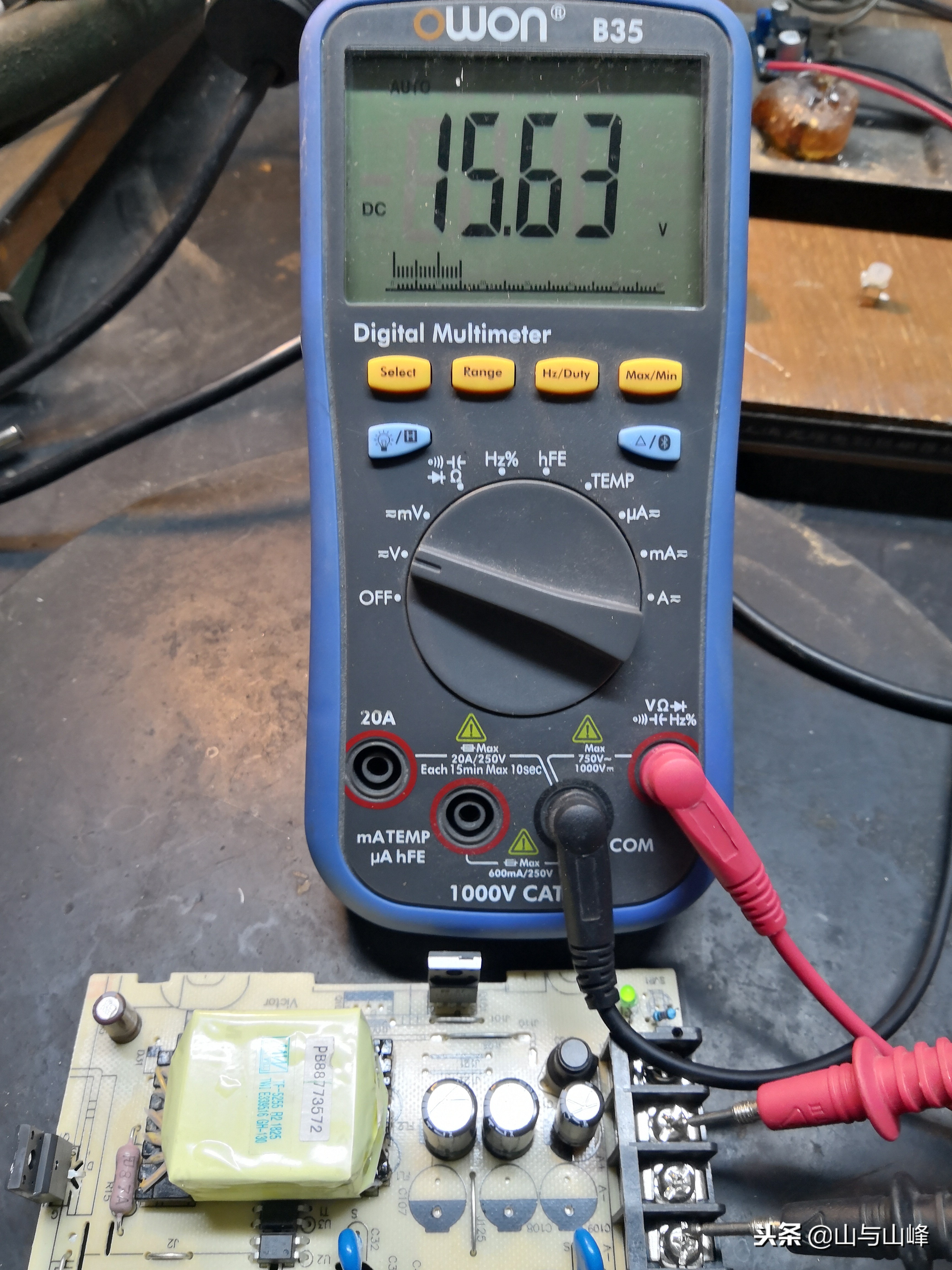 明纬开关电源750瓦24v怎么调电压,明纬开关电源如何调输出电压