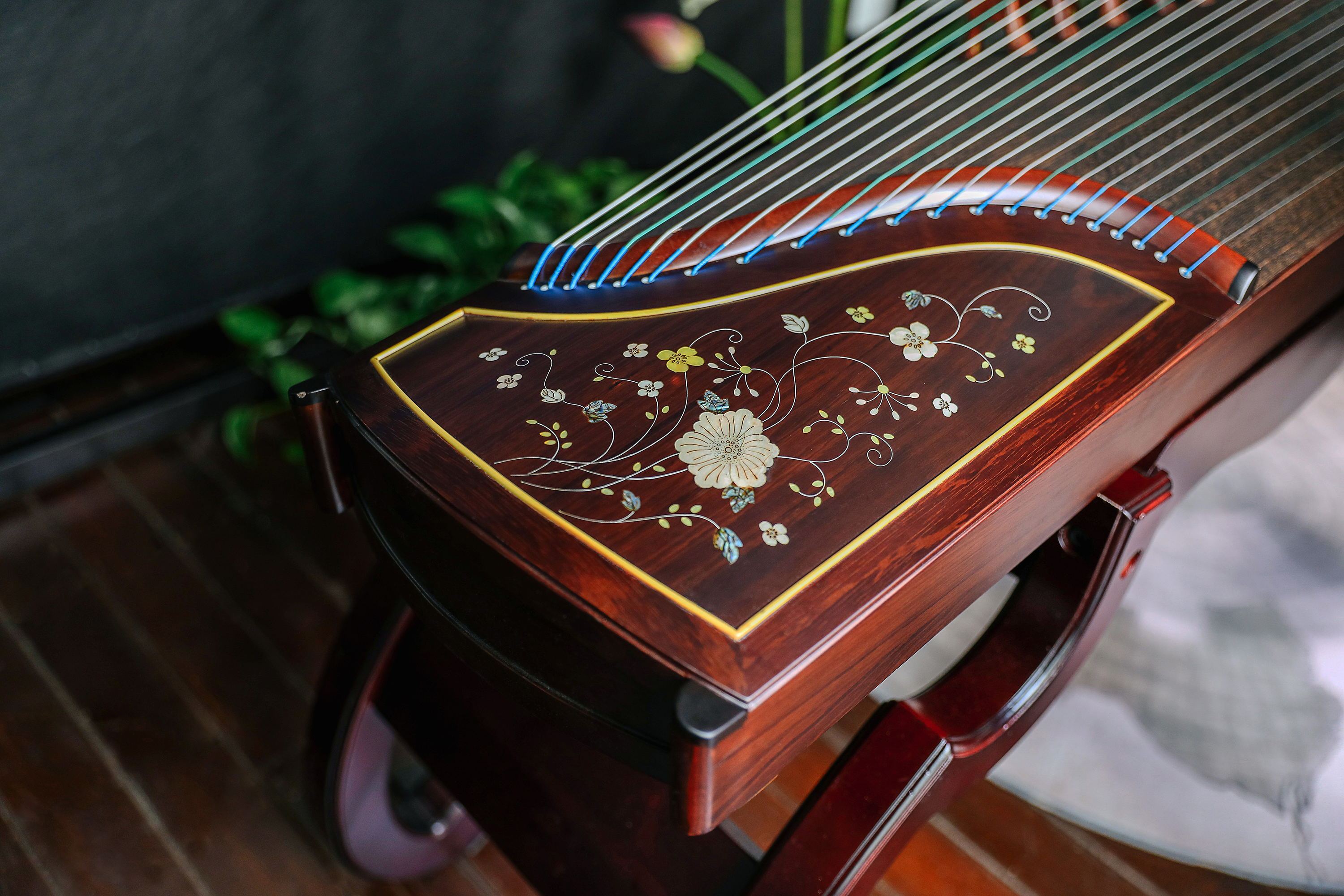 初学古筝应该找什么样的老师,学古筝找老师需要什么条件