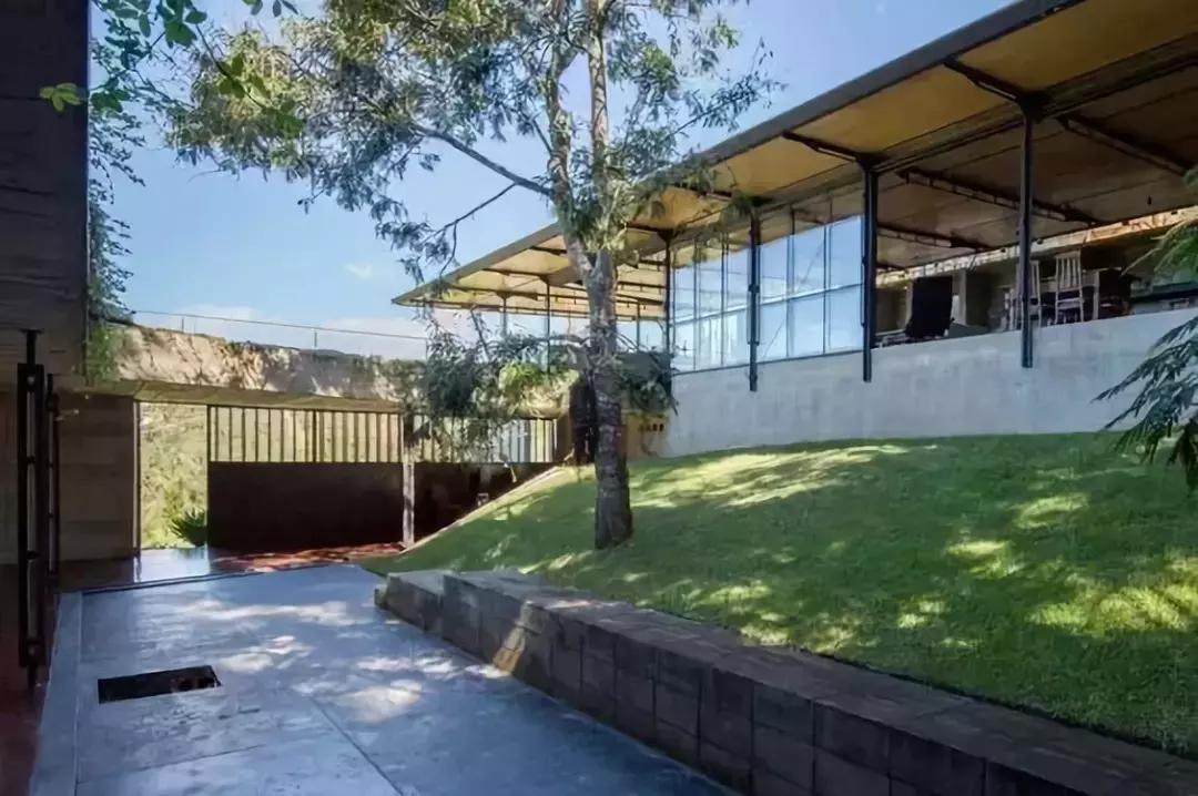 庭院的节奏感，来自于坡度的“琴键