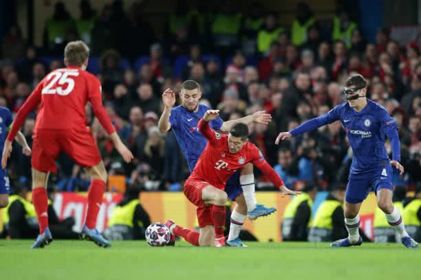 欧冠11球杀手突然倒下！胫骨骨折缺阵4周恐无缘C罗大神纪录