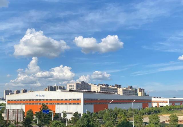 看云卷云舒赏繁星满天,看云卷云舒唯美诗词