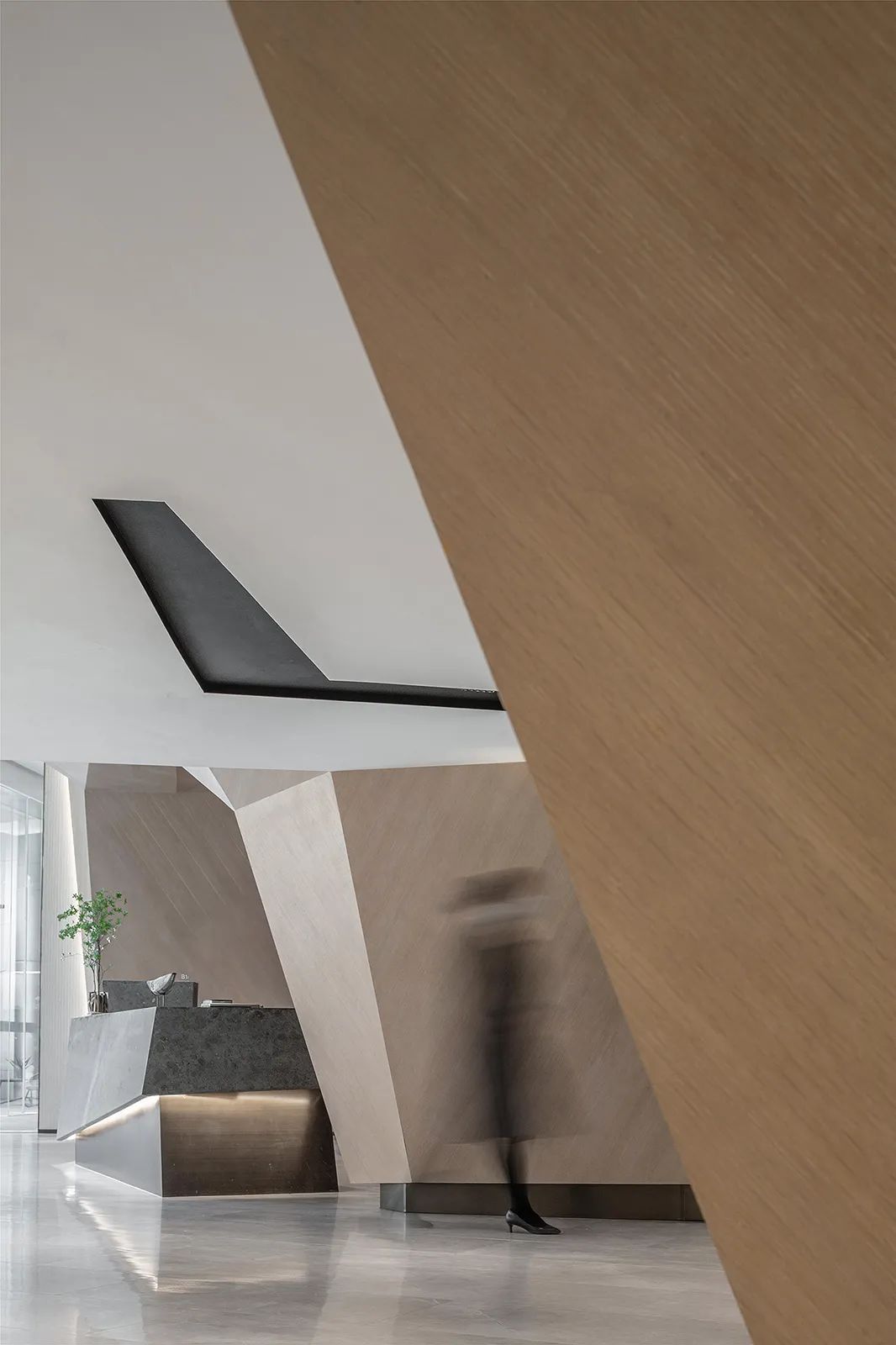 首发|达观设计：现代折线艺术生活馆，家与城市的过渡