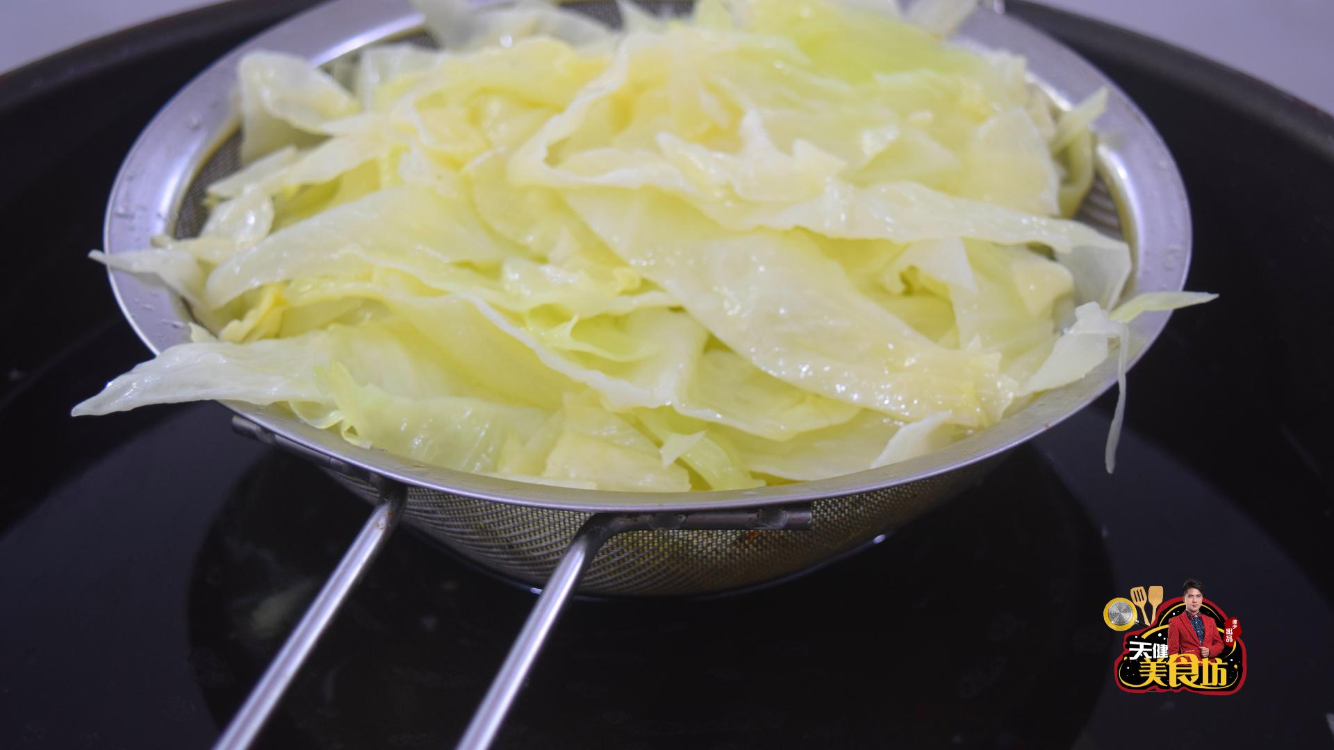 包菜下饭的家常做法,包菜的新吃法清脆爽口越吃越想吃