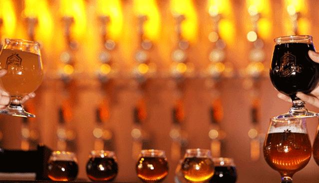 外国人喝中国精酿,泥煤味精酿