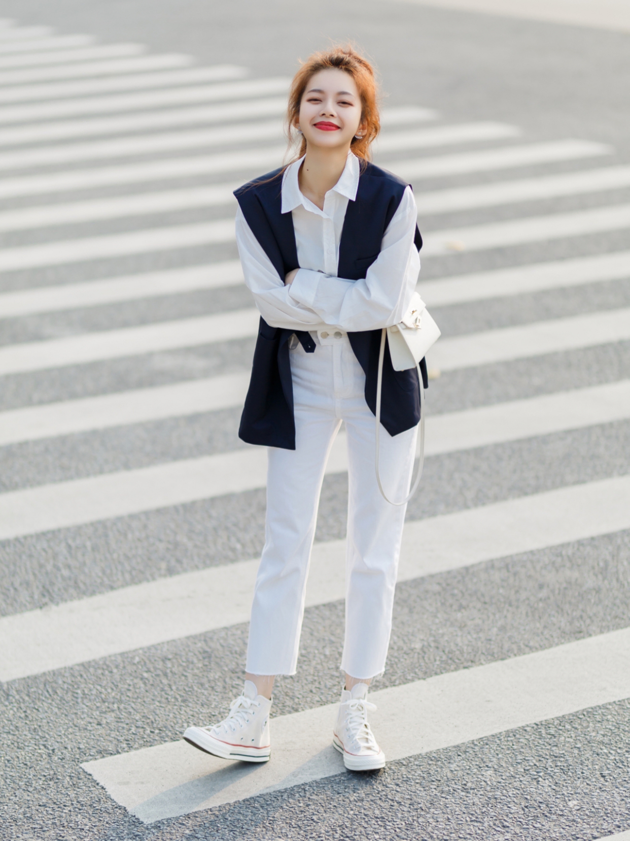 拍照好看的手部姿势,手部拍照100种姿势