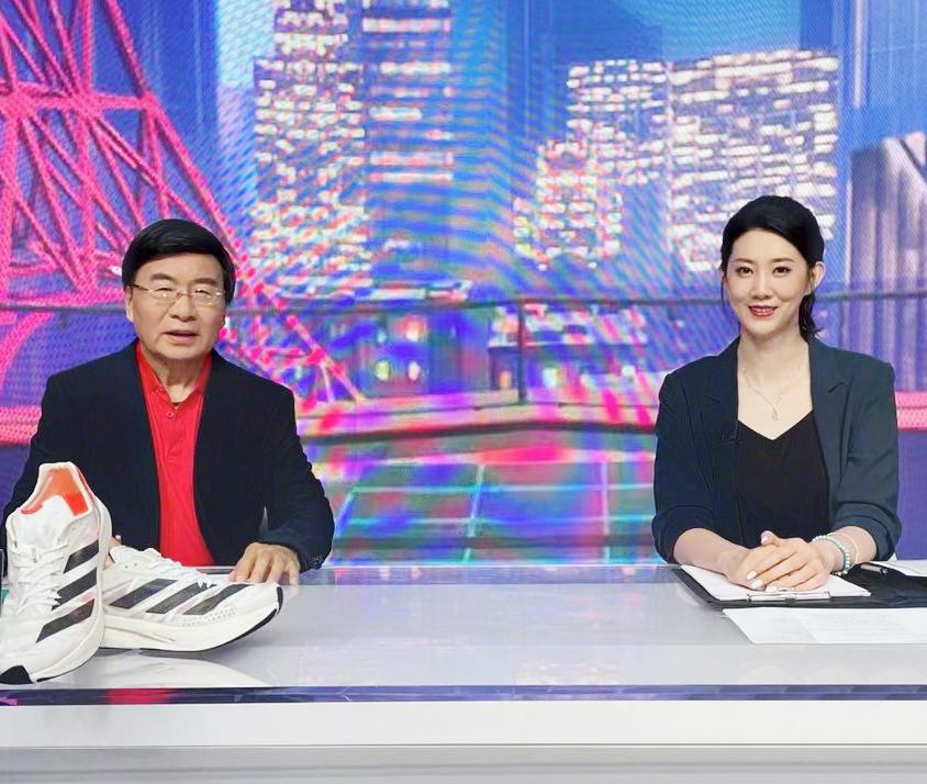 央视演播厅韩乔生,央视韩乔生