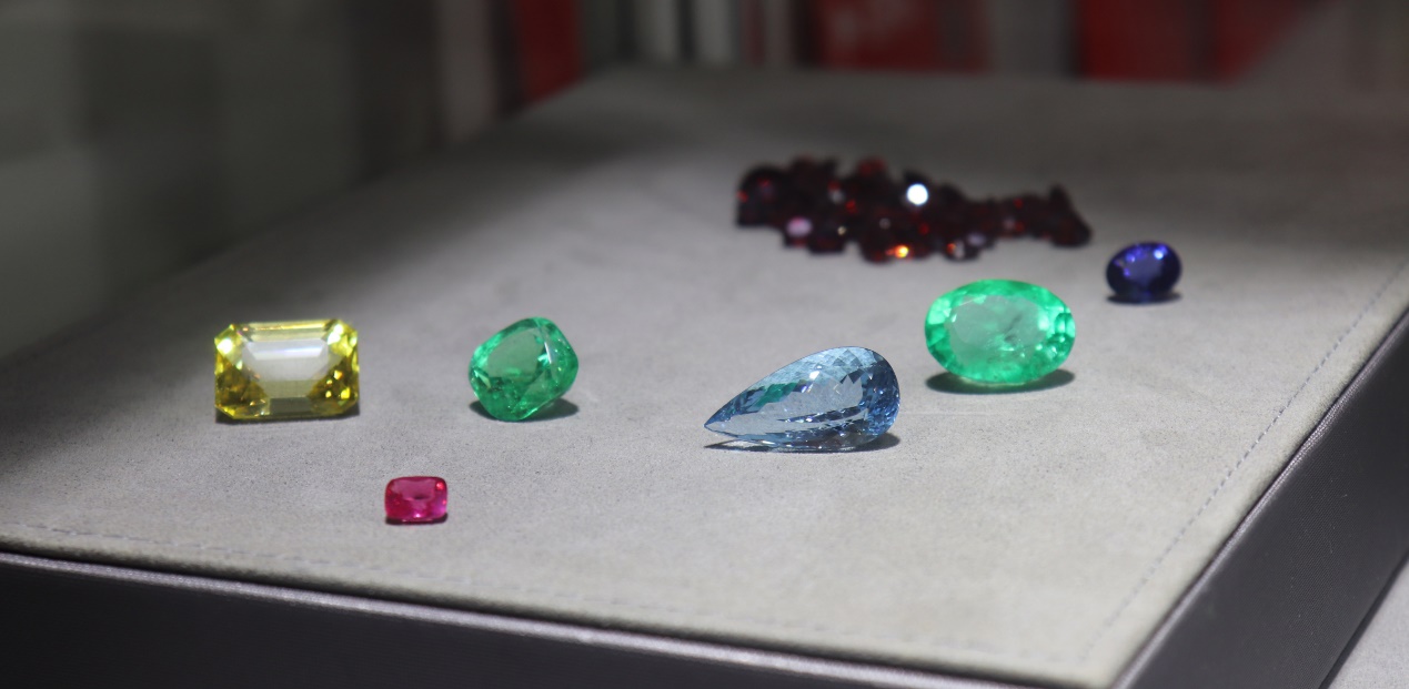 宝石镶嵌攻略,宝石镶嵌方法