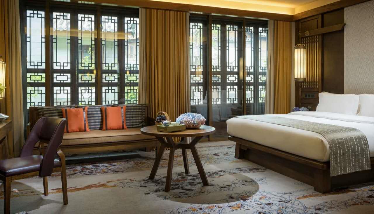 濂㈠崕閰掑簵榻愯仛涓芥睙,涓芥睙濂㈠崕閰掑簵