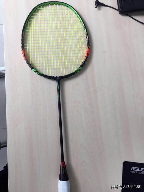 疾攻点杀，电光火石——川崎荣耀S6羽毛球拍测评