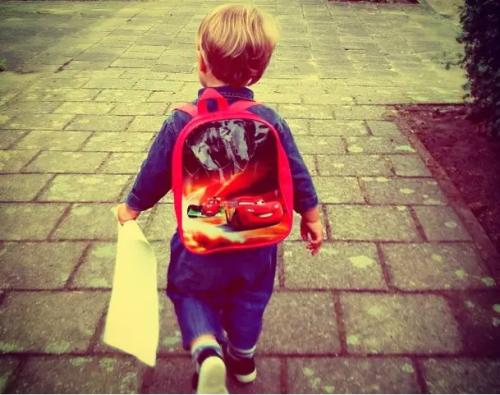 孩子的身体有这“四长”，暗示孩子长大矮不了，占两个也很不错