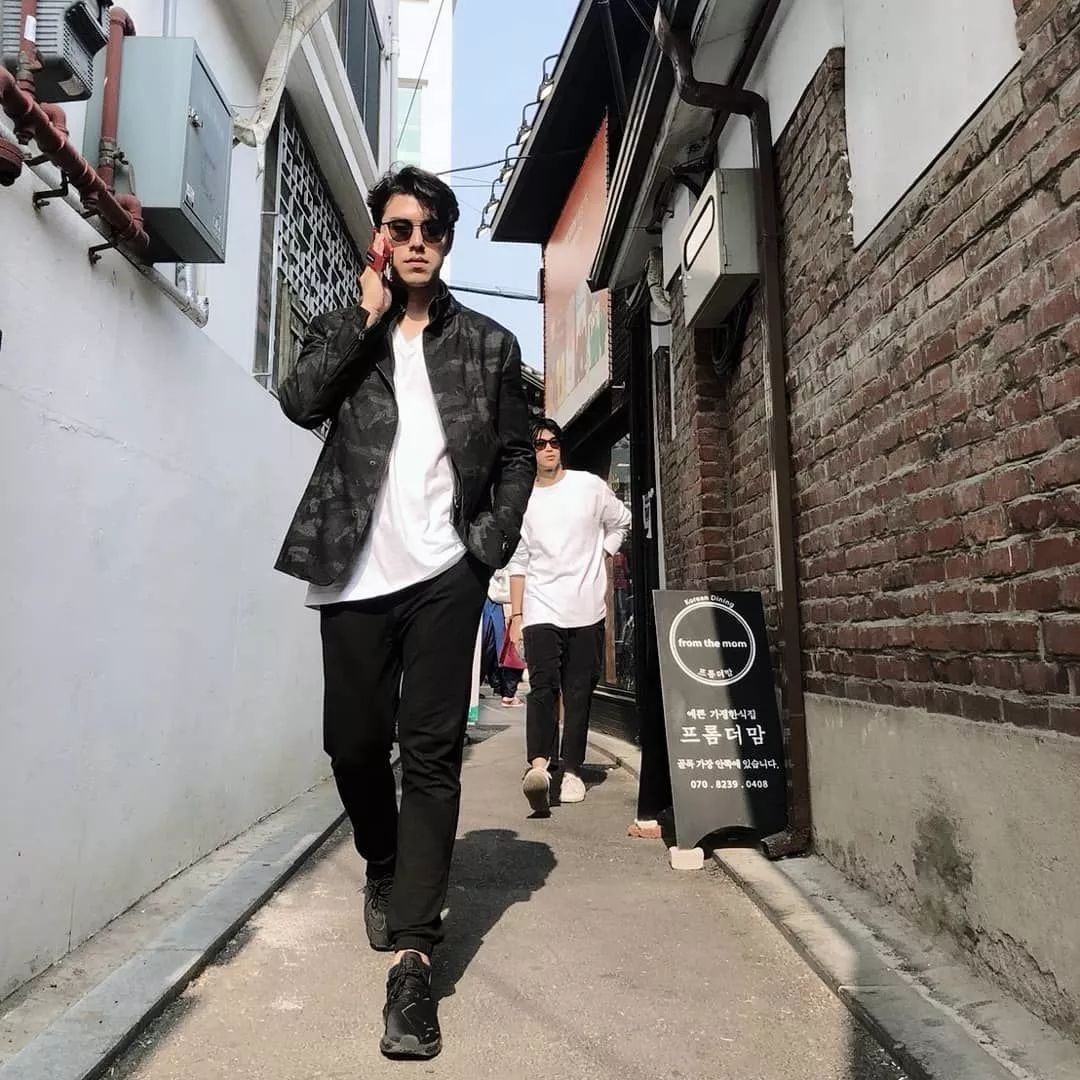 跟着ins学秋冬穿搭,ins简约穿搭男博主