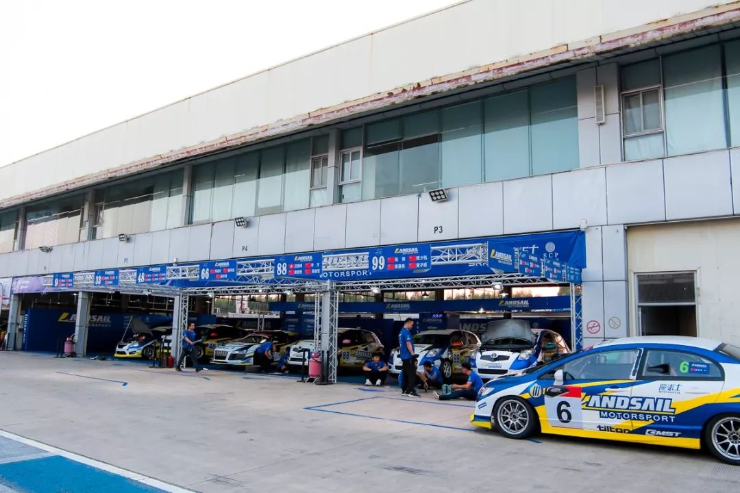 SEC广东R3排位激战,百威TPRRacing再夺杆