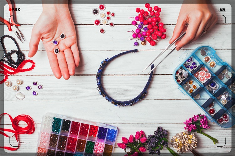 52岁人失业在家没事做，有什么手工活，能一个月收入两千元以上