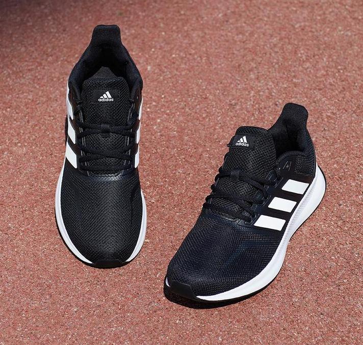 adidas带足弓支撑的运动鞋,adidas带有boost的篮球鞋