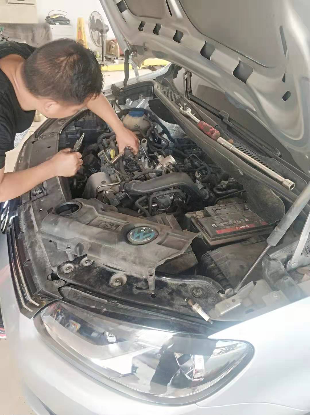 一失手买个大众赔了1万多。。。。伤透了心