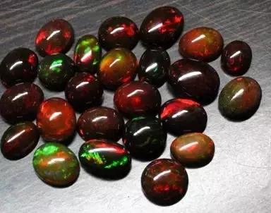 欧泊是矿物吗,欧泊是什么矿物