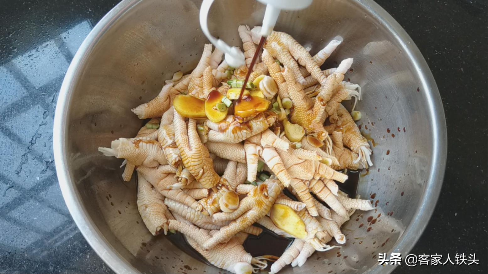 鸡腿鸡脚怎么做孩子爱吃,鸡脚做法小孩爱吃