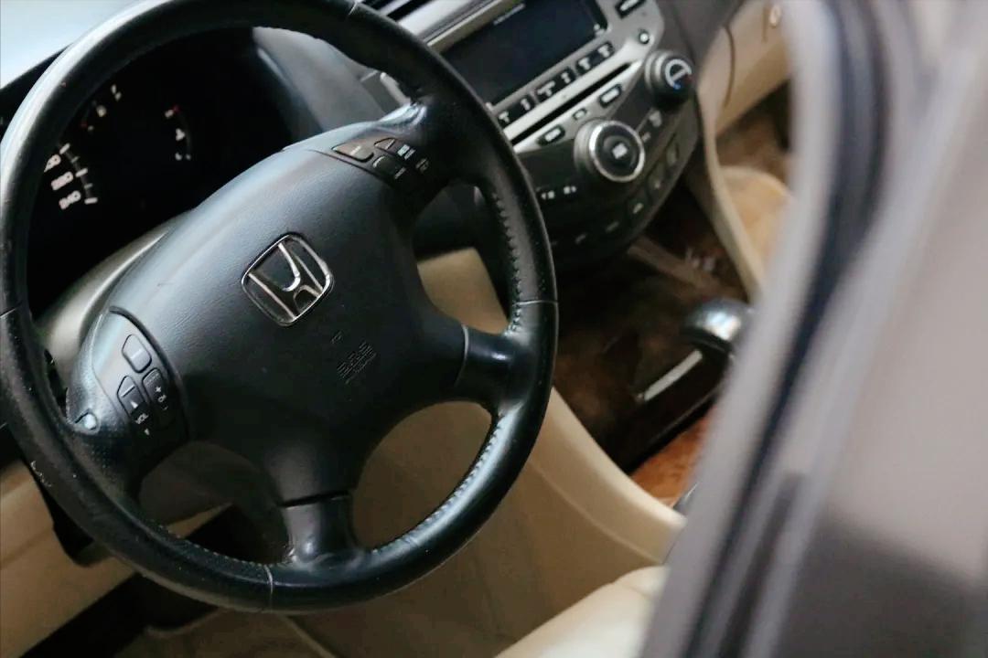 怪兽翻新车,怪兽修车翻新艾力绅