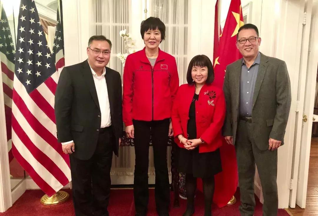 被骂“*国卖**贼”、“抛家弃女”20年，她却被巩俐视为女神……