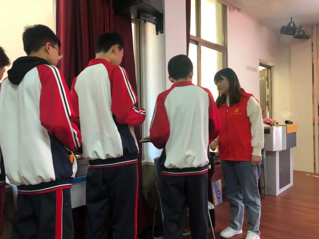 一粥一饭，当思来之不易——连江兴海学校“文明用餐，光盘行动”