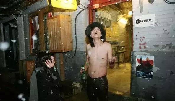 专访边远：“与其苟延残喘，不如*情纵**燃烧”