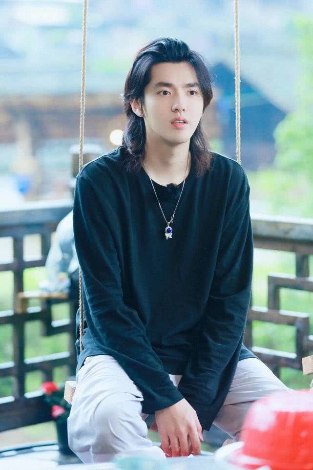 只性不爱的吴亦凡，官媒删除新歌视频，新剧、20多家代言或受波及