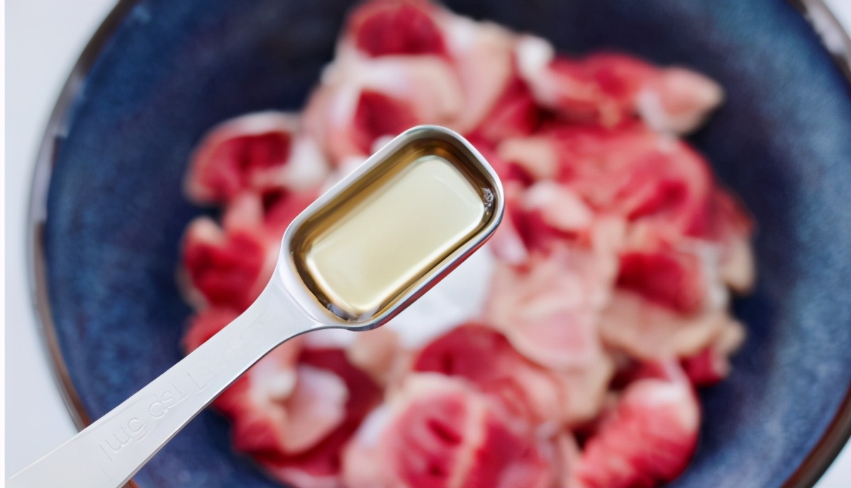 鸡身上“软黄金”，识货的人抢着买，肉贩子偷偷留着吃