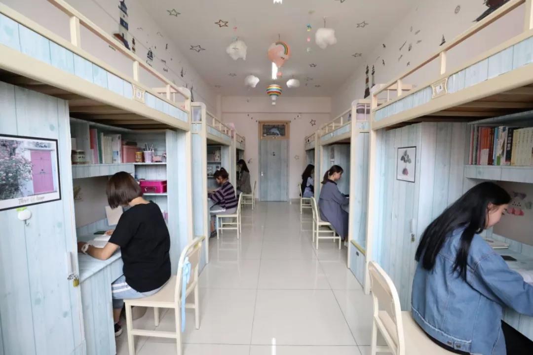 郑州商学院二十年历程,郑州商学院值得去的原因