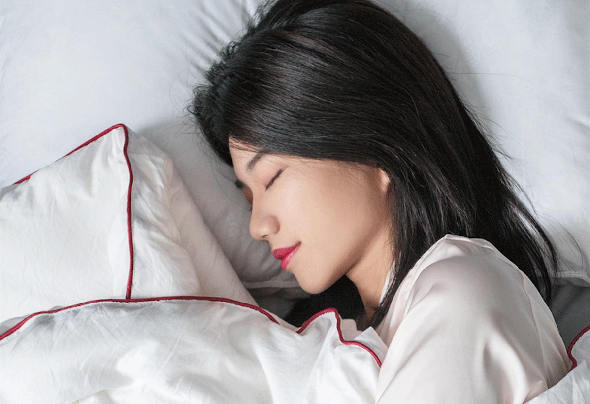 冬季盖蚕丝被保暖还是棉被保暖,羽绒被蚕丝被棉被哪种最暖