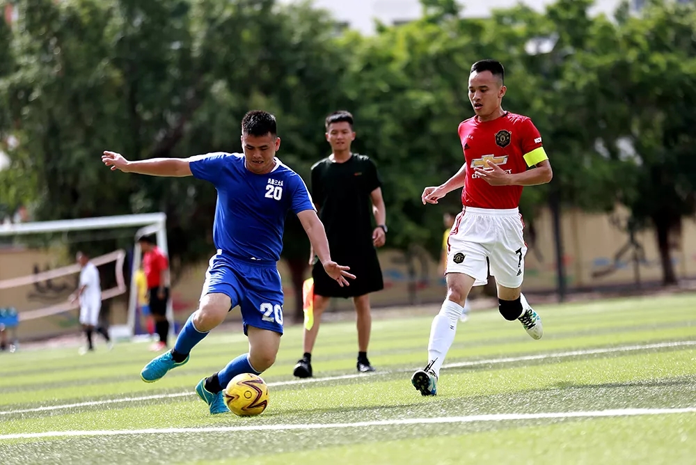 青春舞动绿茵场,青春跃动篮球赛