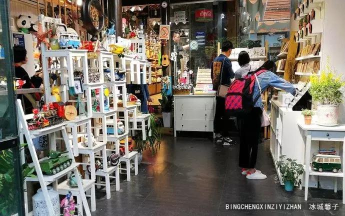 成都宽窄巷子闲适的幸福触手可及,四川成都宽窄巷子里的闲适