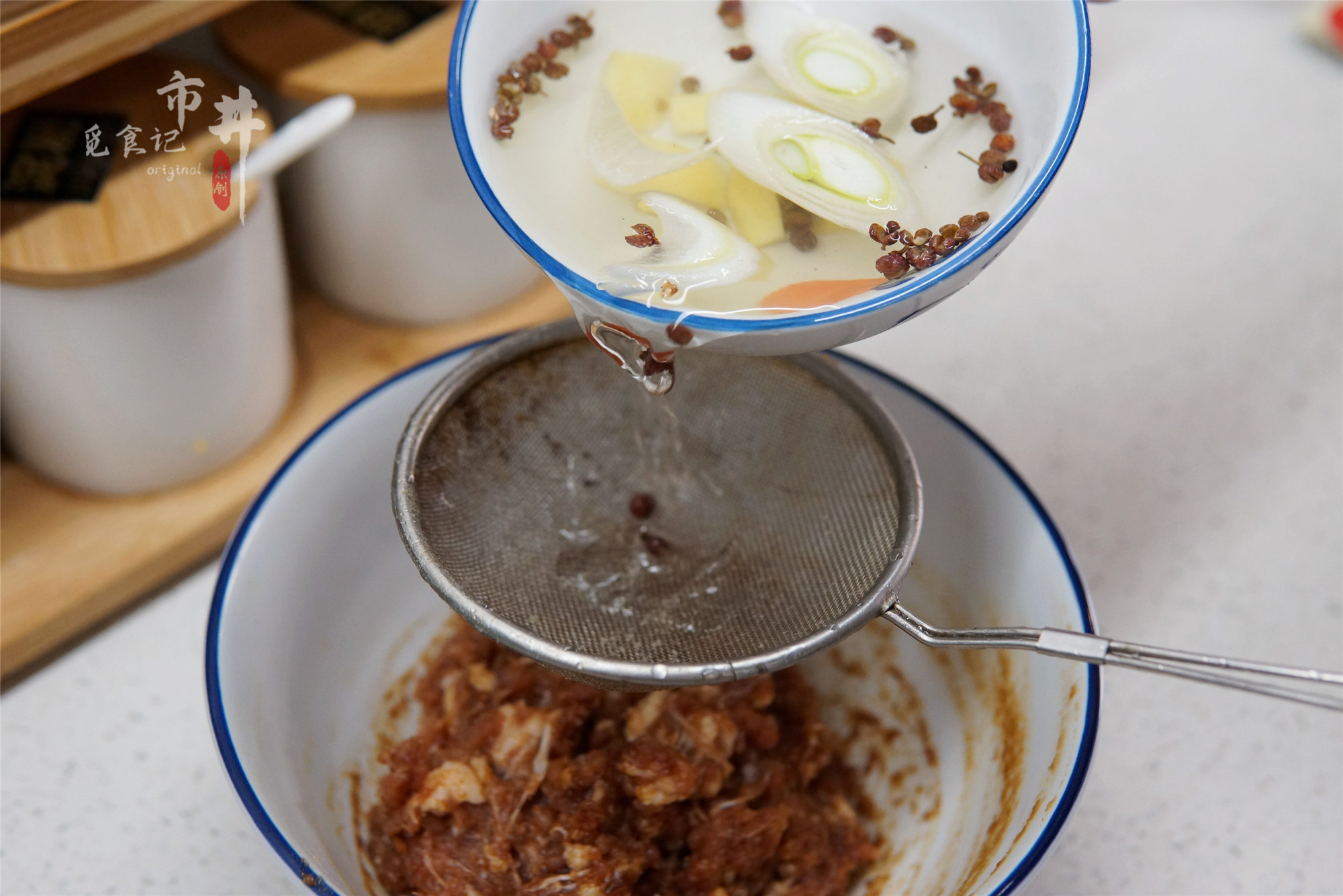 蒸包子不塌馅三个诀窍,蒸包子调馅教程全过程