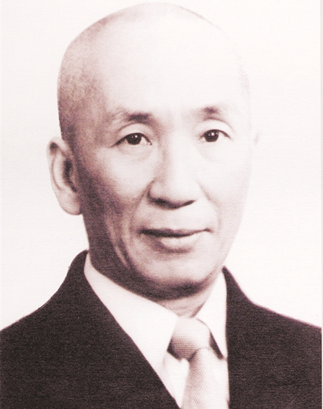 李连杰首次评价李小龙,李小龙成龙李连杰哪个厉害