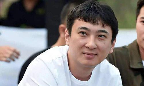 网友VS王思聪：当初捧他如舔狗，如今踩他如世仇